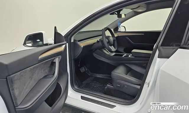Tesla Model Y 2023 0.2 автомат (гидро), миниатюра 12