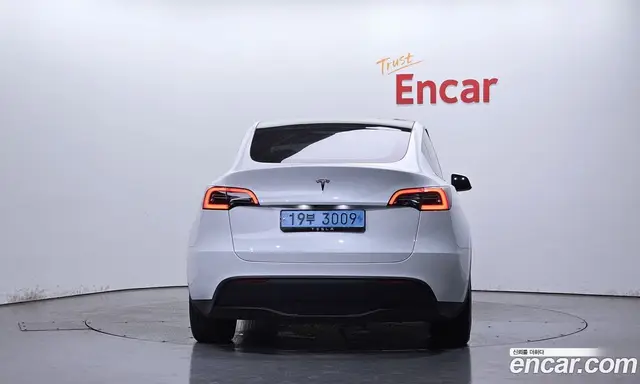 Tesla Model Y 2023 0.2 автомат (гидро), миниатюра 3 Tesla Model Y 2023 0.2 автомат (гидро), миниатюра 3
