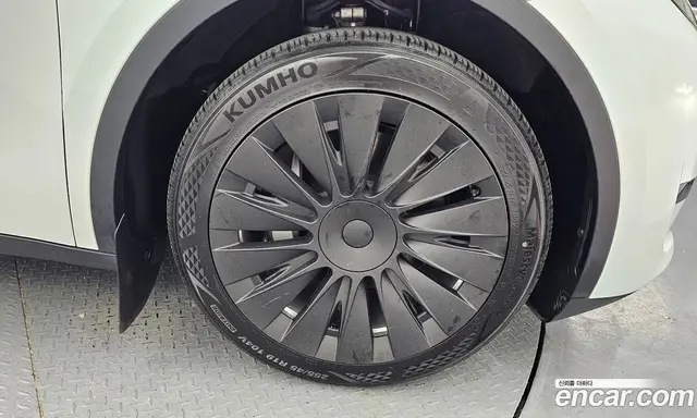 Tesla Model Y 2023 0.2 автомат (гидро), миниатюра 6 Tesla Model Y 2023 0.2 автомат (гидро), миниатюра 6