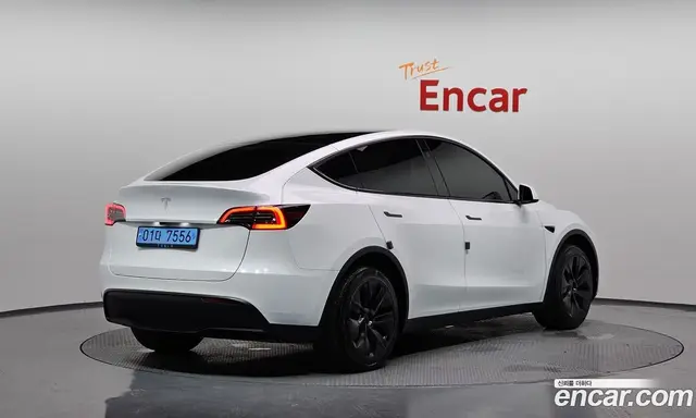 Tesla Model Y 2024 0.2 автомат (гидро), миниатюра 1 Tesla Model Y 2024 0.2 автомат (гидро), миниатюра 1