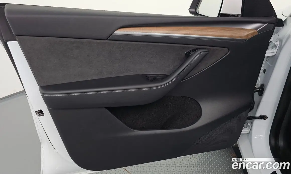 Tesla Model Y 2024 0.2 автомат (гидро), фото 13 Tesla Model Y 2024 0.2 автомат (гидро), фото 13