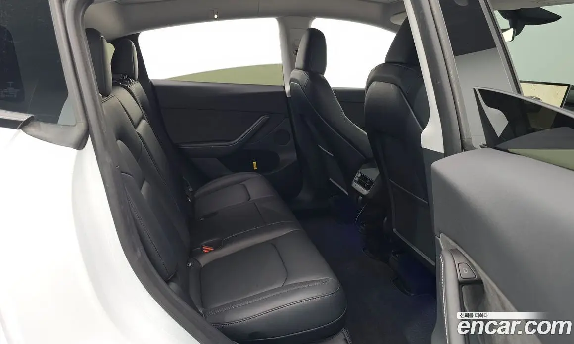Tesla Model Y 2024 0.2 автомат (гидро), фото 17 Tesla Model Y 2024 0.2 автомат (гидро), фото 17