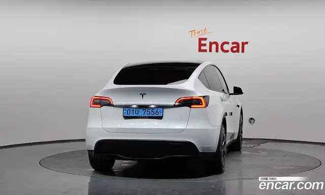 Tesla Model Y 2024 0.2 автомат (гидро), миниатюра 3 Tesla Model Y 2024 0.2 автомат (гидро), миниатюра 3