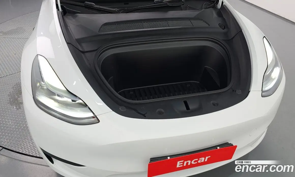 Tesla Model Y 2024 0.2 автомат (гидро), фото 5 Tesla Model Y 2024 0.2 автомат (гидро), фото 5