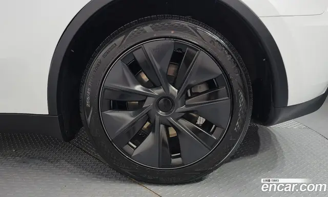 Tesla Model Y 2024 0.2 автомат (гидро), миниатюра 6 Tesla Model Y 2024 0.2 автомат (гидро), миниатюра 6