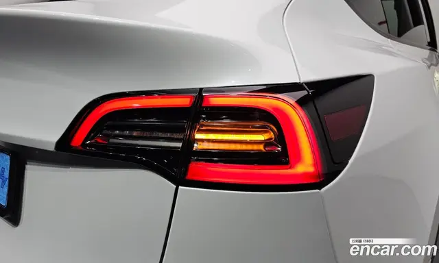 Tesla Model Y 2024 0.2 автомат (гидро), миниатюра 8 Tesla Model Y 2024 0.2 автомат (гидро), миниатюра 8