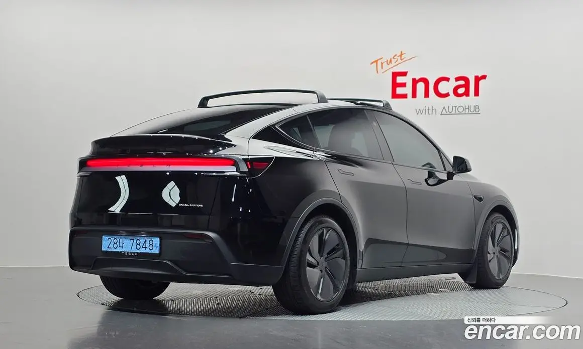 Tesla Model Y 2025 0.2 автомат (гидро), фото 2 Tesla Model Y 2025 0.2 автомат (гидро), фото 2