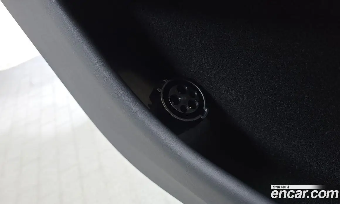 Tesla Model Y 2025 0.2 автомат (гидро), фото 32 Tesla Model Y 2025 0.2 автомат (гидро), фото 32