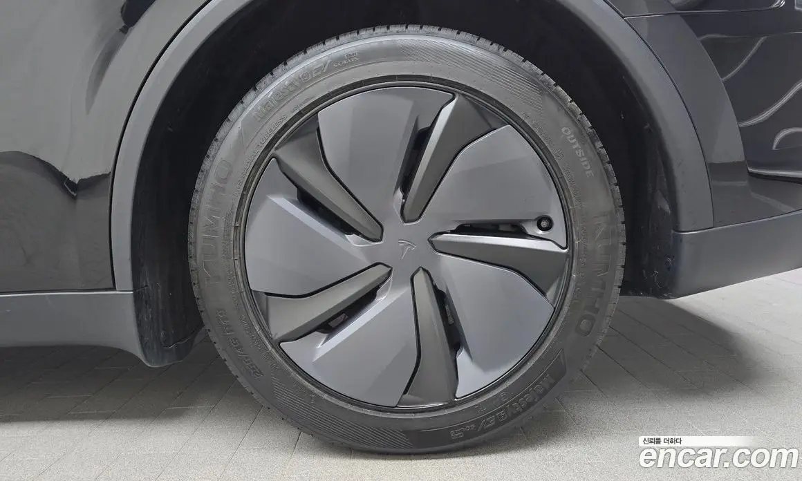 Tesla Model Y 2025 0.2 автомат (гидро), фото 7 Tesla Model Y 2025 0.2 автомат (гидро), фото 7