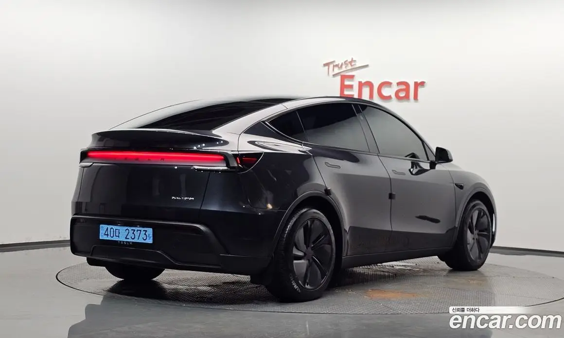 Tesla Model Y 2025 0.2 автомат (гидро), фото 1 Tesla Model Y 2025 0.2 автомат (гидро), фото 1