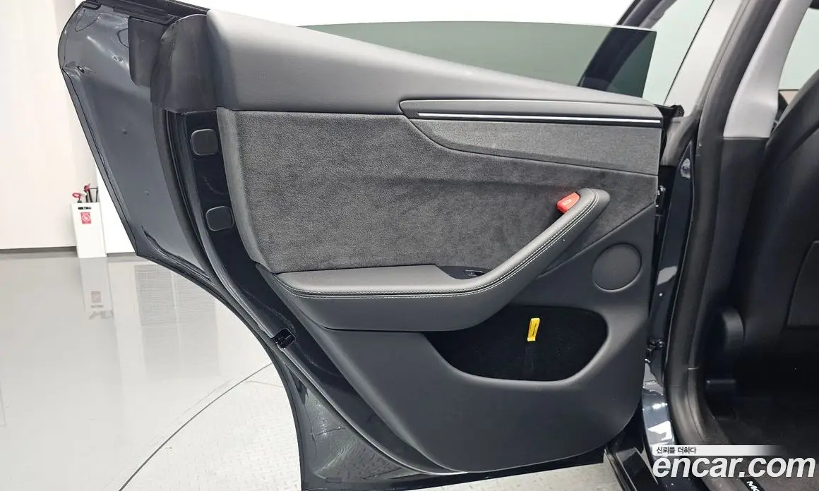 Tesla Model Y 2025 0.2 автомат (гидро), фото 14 Tesla Model Y 2025 0.2 автомат (гидро), фото 14