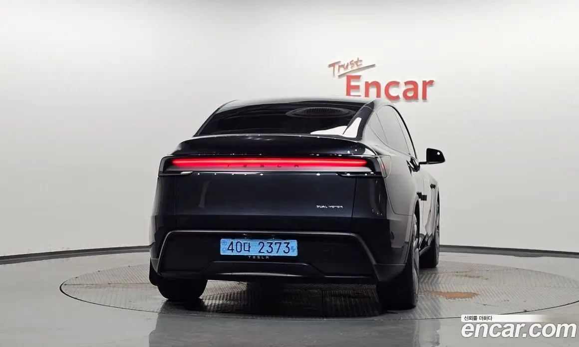 Tesla Model Y 2025 0.2 автомат (гидро), фото 3 Tesla Model Y 2025 0.2 автомат (гидро), фото 3