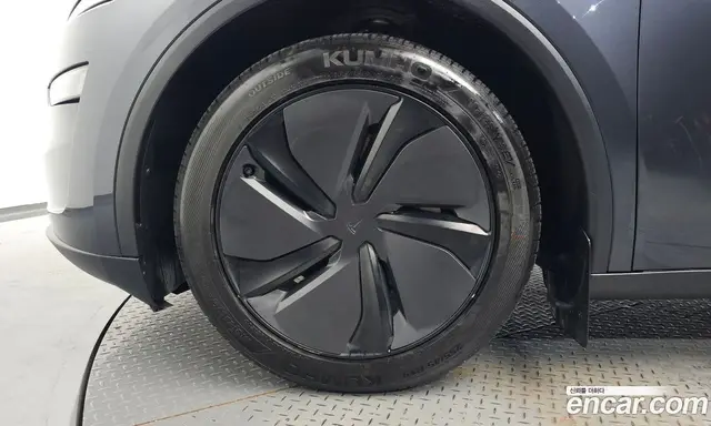 Tesla Model Y 2025 0.2 автомат (гидро), миниатюра 4 Tesla Model Y 2025 0.2 автомат (гидро), миниатюра 4