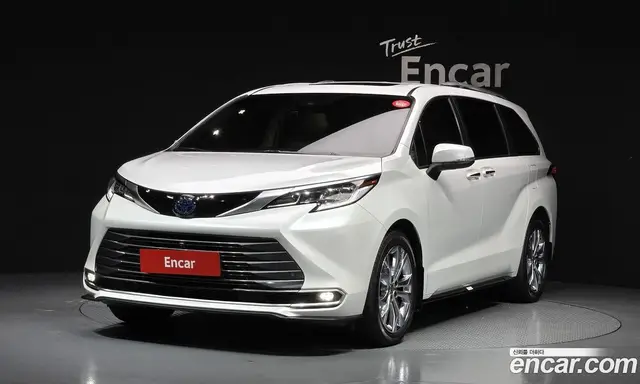 Toyota Sienna 2023 2.5 автомат (гидро), миниатюра 1 Toyota Sienna 2023 2.5 автомат (гидро), миниатюра 1