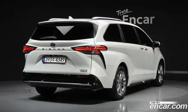 Toyota Sienna 2023 2.5 автомат (гидро), миниатюра 2 Toyota Sienna 2023 2.5 автомат (гидро), миниатюра 2