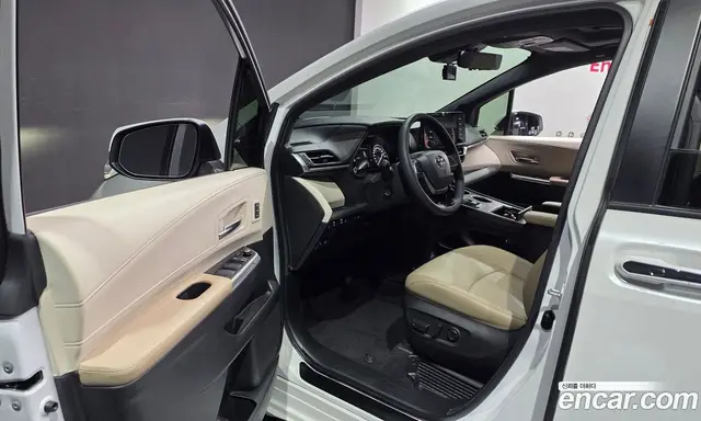 Toyota Sienna 2023 2.5 автомат (гидро), миниатюра 10 Toyota Sienna 2023 2.5 автомат (гидро), миниатюра 10