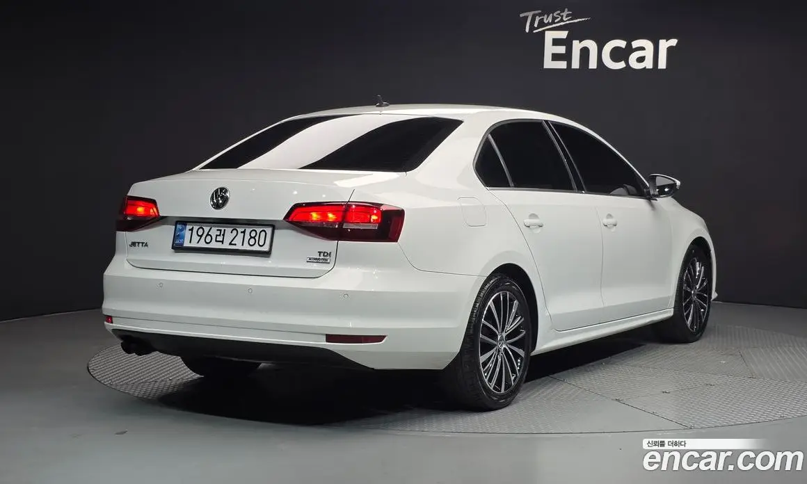 Volkswagen Jetta 2016 2.0 автомат (гидро), фото 2 Volkswagen Jetta 2016 2.0 автомат (гидро), фото 2