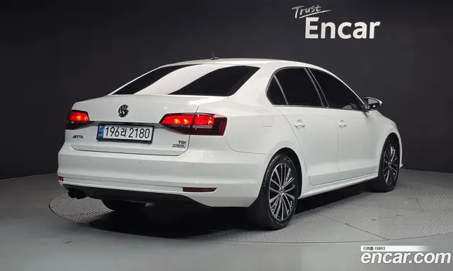 Volkswagen Jetta 2016 2.0 автомат (гидро), миниатюра 2 Volkswagen Jetta 2016 2.0 автомат (гидро), миниатюра 2