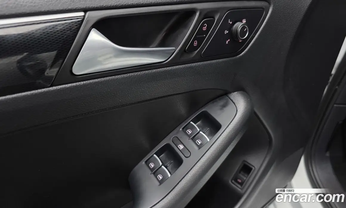 Volkswagen Jetta 2016 2.0 автомат (гидро), фото 15 Volkswagen Jetta 2016 2.0 автомат (гидро), фото 15