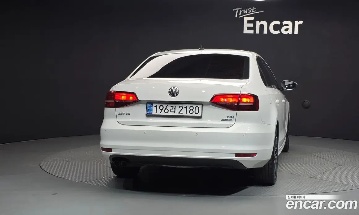 Volkswagen Jetta 2016 2.0 автомат (гидро), фото 4 Volkswagen Jetta 2016 2.0 автомат (гидро), фото 4