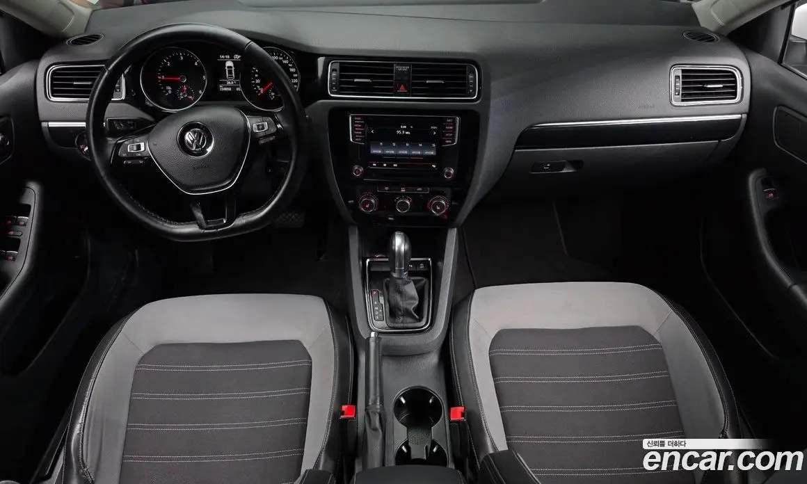 Volkswagen Jetta 2016 2.0 автомат (гидро), фото 7 Volkswagen Jetta 2016 2.0 автомат (гидро), фото 7