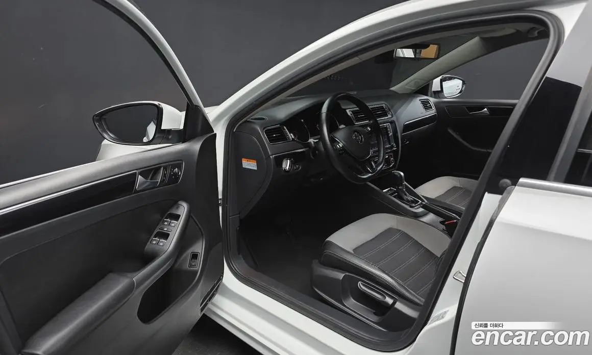 Volkswagen Jetta 2016 2.0 автомат (гидро), фото 10 Volkswagen Jetta 2016 2.0 автомат (гидро), фото 10