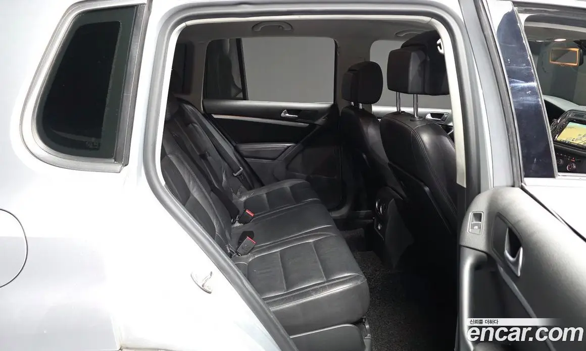 Volkswagen Tiguan 2015 2.0 автомат (гидро), фото 12