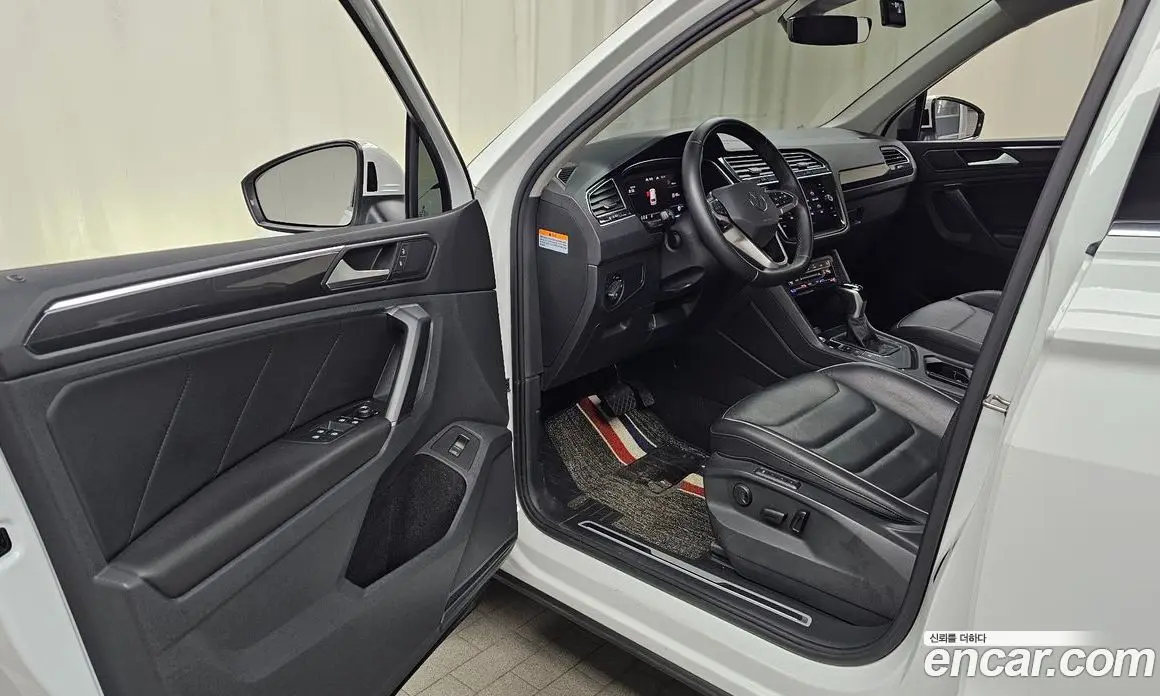Volkswagen Tiguan 2022 2.0 автомат (гидро), фото 13 Volkswagen Tiguan 2022 2.0 автомат (гидро), фото 13