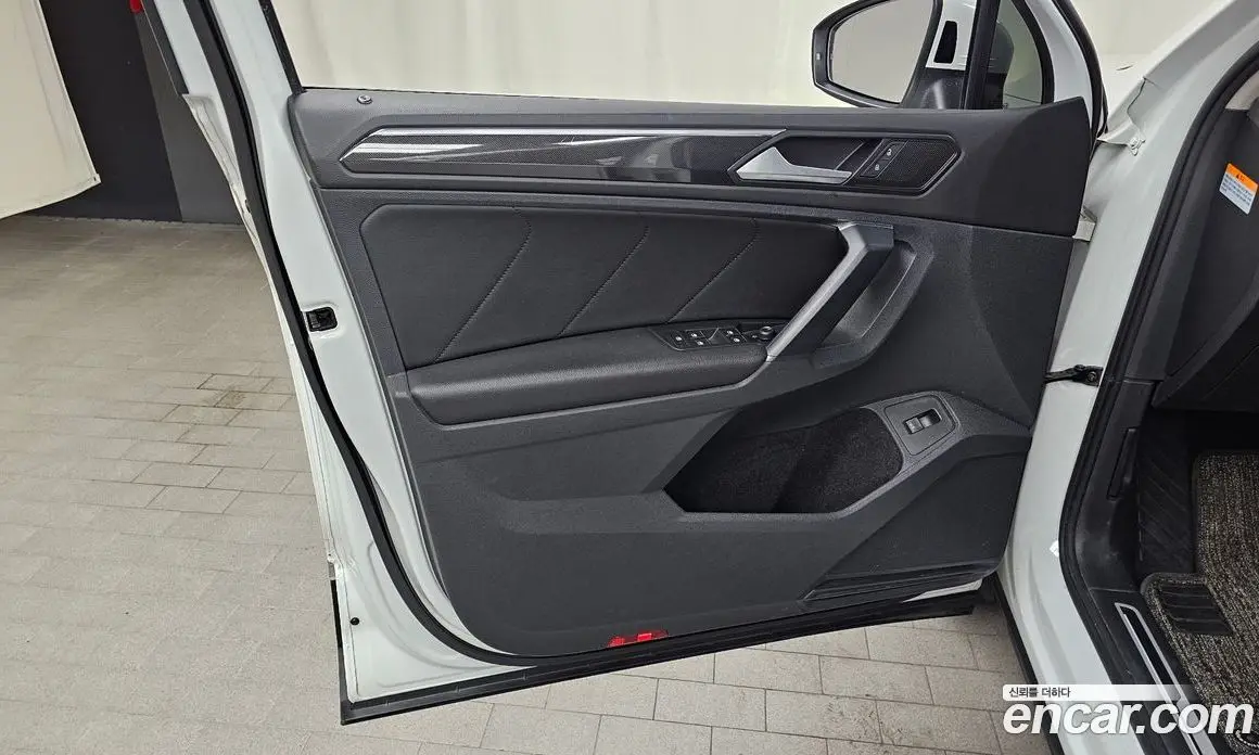 Volkswagen Tiguan 2022 2.0 автомат (гидро), фото 14 Volkswagen Tiguan 2022 2.0 автомат (гидро), фото 14