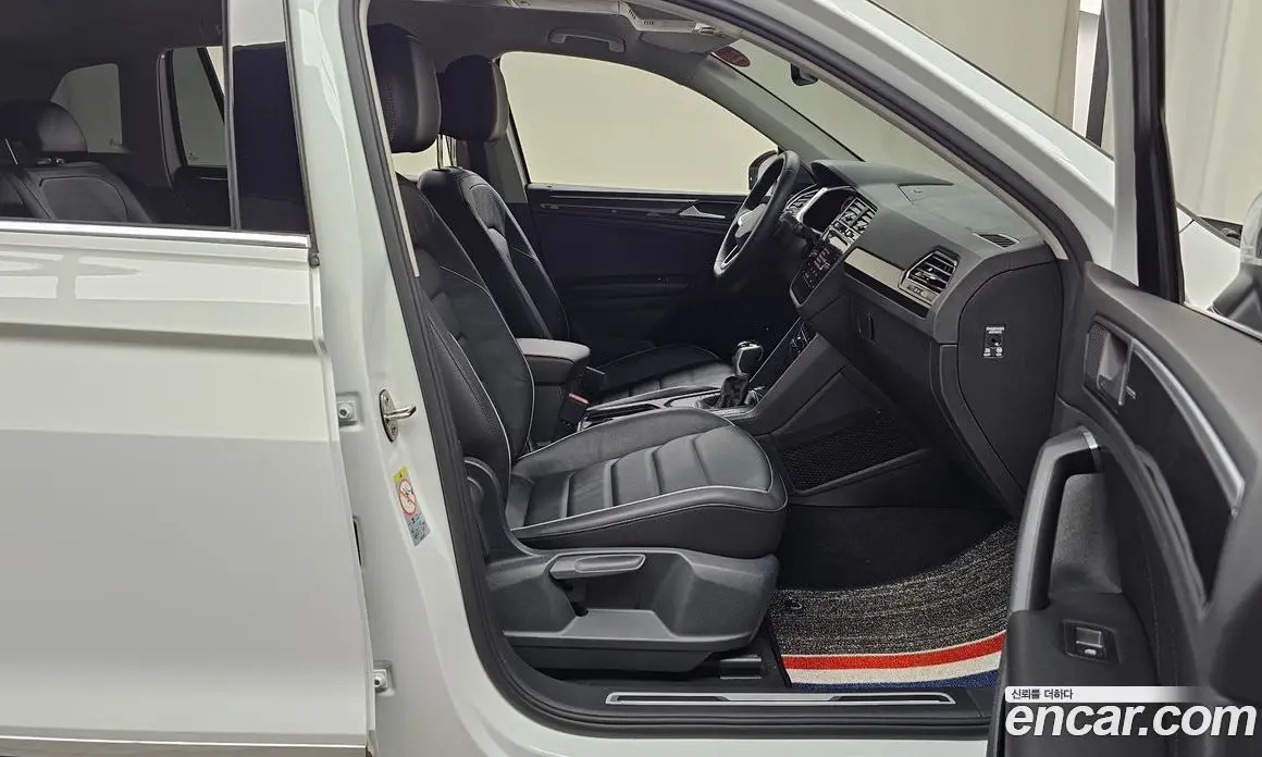 Volkswagen Tiguan 2022 2.0 автомат (гидро), фото 16 Volkswagen Tiguan 2022 2.0 автомат (гидро), фото 16