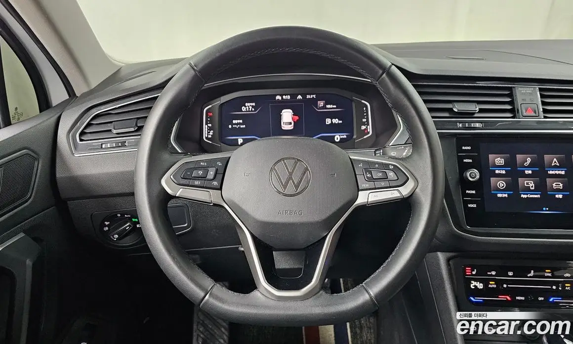 Volkswagen Tiguan 2022 2.0 автомат (гидро), фото 18 Volkswagen Tiguan 2022 2.0 автомат (гидро), фото 18