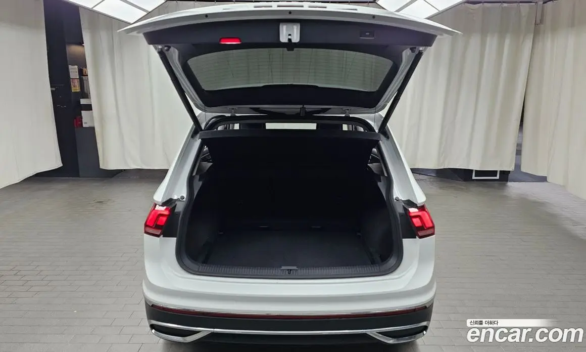 Volkswagen Tiguan 2022 2.0 автомат (гидро), фото 22 Volkswagen Tiguan 2022 2.0 автомат (гидро), фото 22