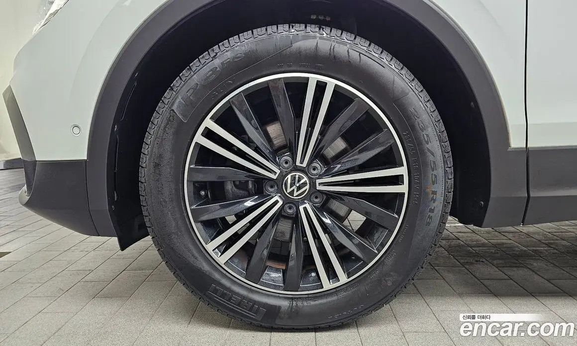 Volkswagen Tiguan 2022 2.0 автомат (гидро), фото 5 Volkswagen Tiguan 2022 2.0 автомат (гидро), фото 5