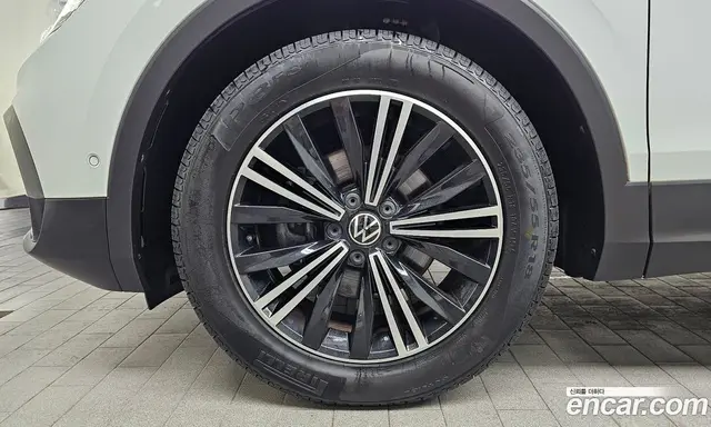 Volkswagen Tiguan 2022 2.0 автомат (гидро), миниатюра 5 Volkswagen Tiguan 2022 2.0 автомат (гидро), миниатюра 5