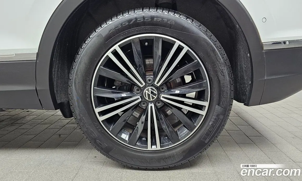 Volkswagen Tiguan 2022 2.0 автомат (гидро), фото 7 Volkswagen Tiguan 2022 2.0 автомат (гидро), фото 7