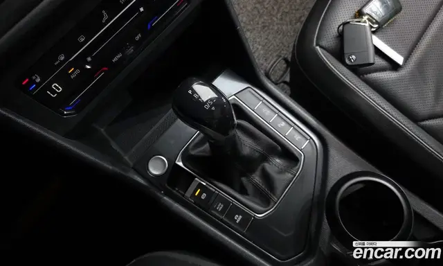 Volkswagen Tiguan 2023 2.0 автомат (гидро), миниатюра 11