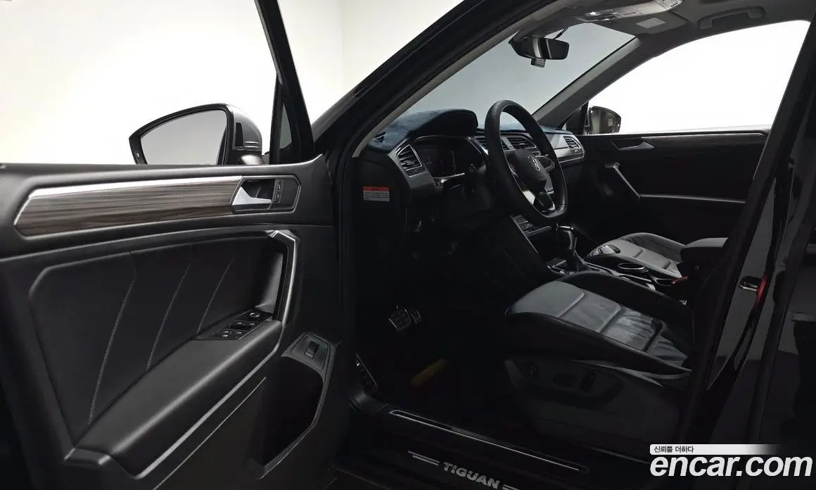 Volkswagen Tiguan 2023 2.0 автомат (гидро), фото 12