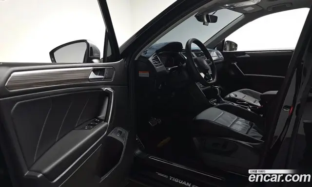Volkswagen Tiguan 2023 2.0 автомат (гидро), миниатюра 12