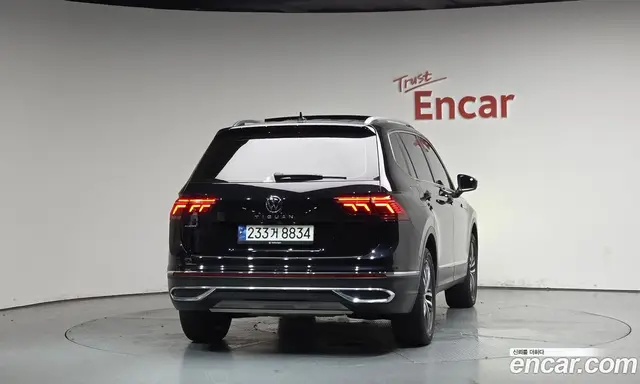 Volkswagen Tiguan 2023 2.0 автомат (гидро), миниатюра 3
