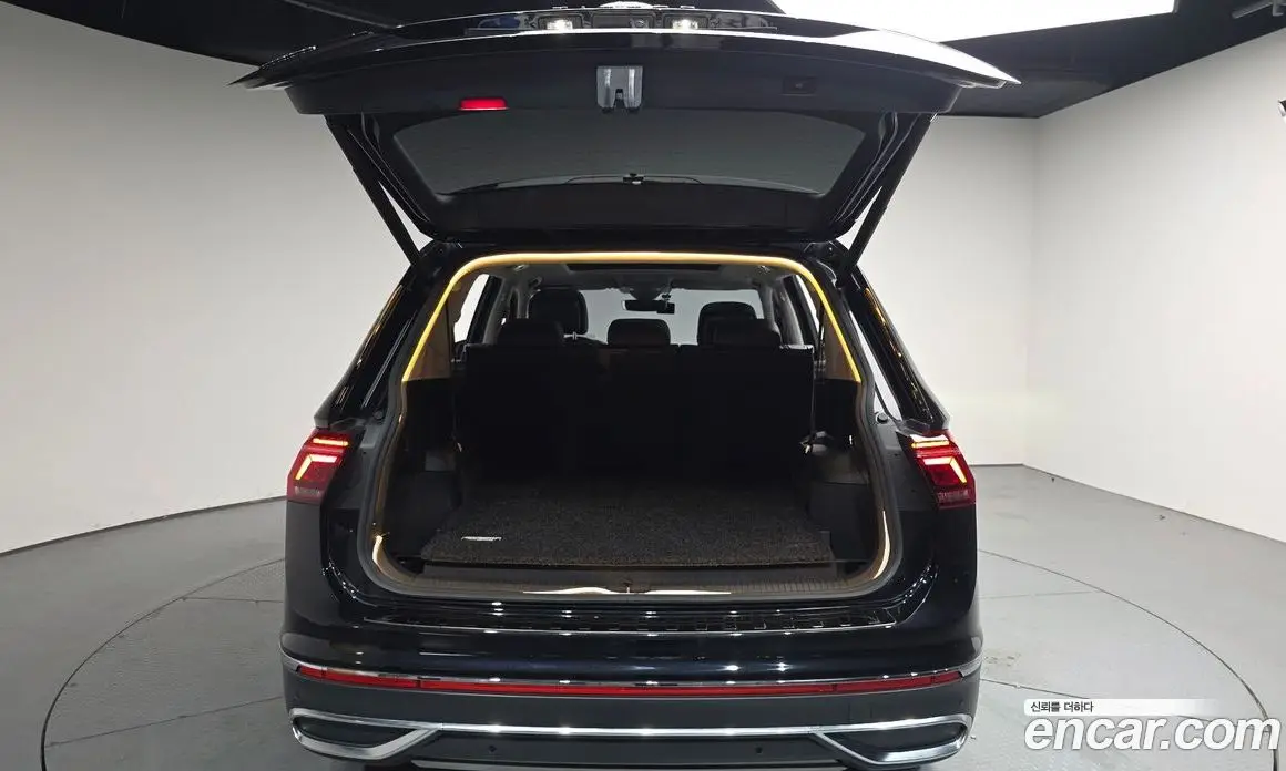 Volkswagen Tiguan 2023 2.0 автомат (гидро), фото 25