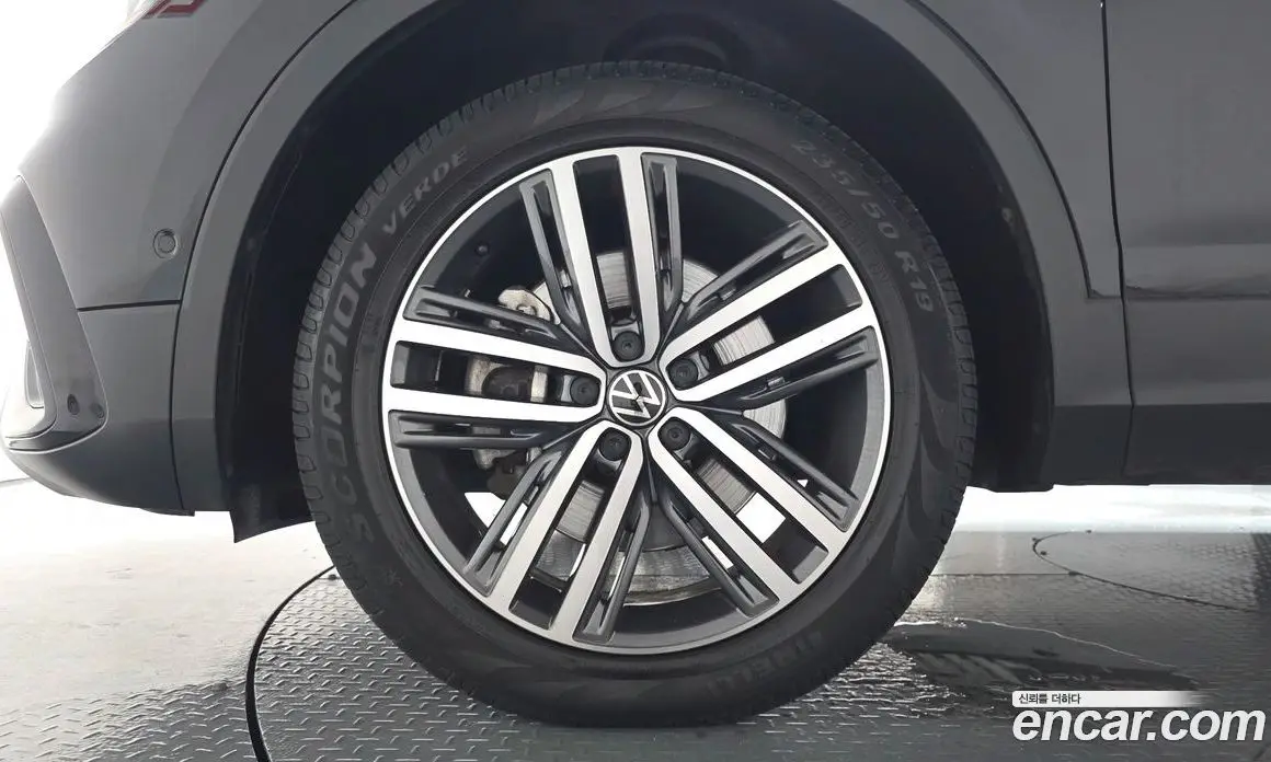 Volkswagen Tiguan 2023 2.0 автомат (гидро), фото 4