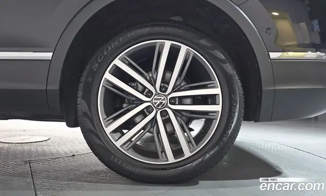 Volkswagen Tiguan 2023 2.0 автомат (гидро), миниатюра 6