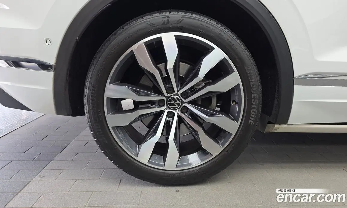Volkswagen Touareg 2021 4.0 автомат (гидро), фото 5 Volkswagen Touareg 2021 4.0 автомат (гидро), фото 5