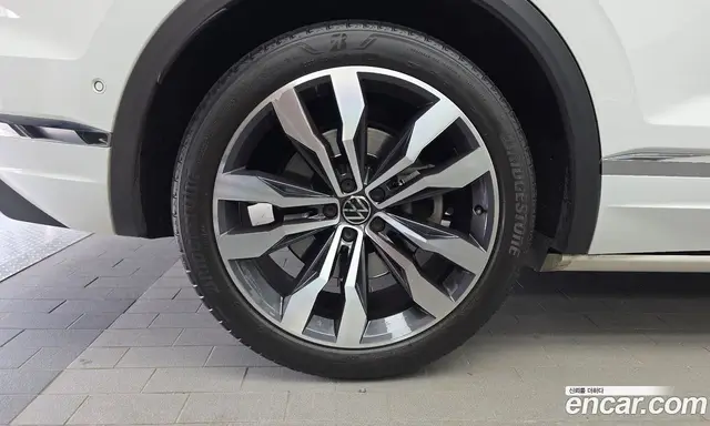 Volkswagen Touareg 2021 4.0 автомат (гидро), миниатюра 5 Volkswagen Touareg 2021 4.0 автомат (гидро), миниатюра 5