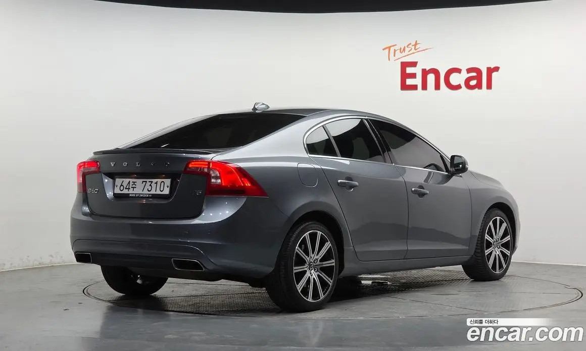 Volvo S60 2018 2.0 автомат (гидро), фото 2 Volvo S60 2018 2.0 автомат (гидро), фото 2