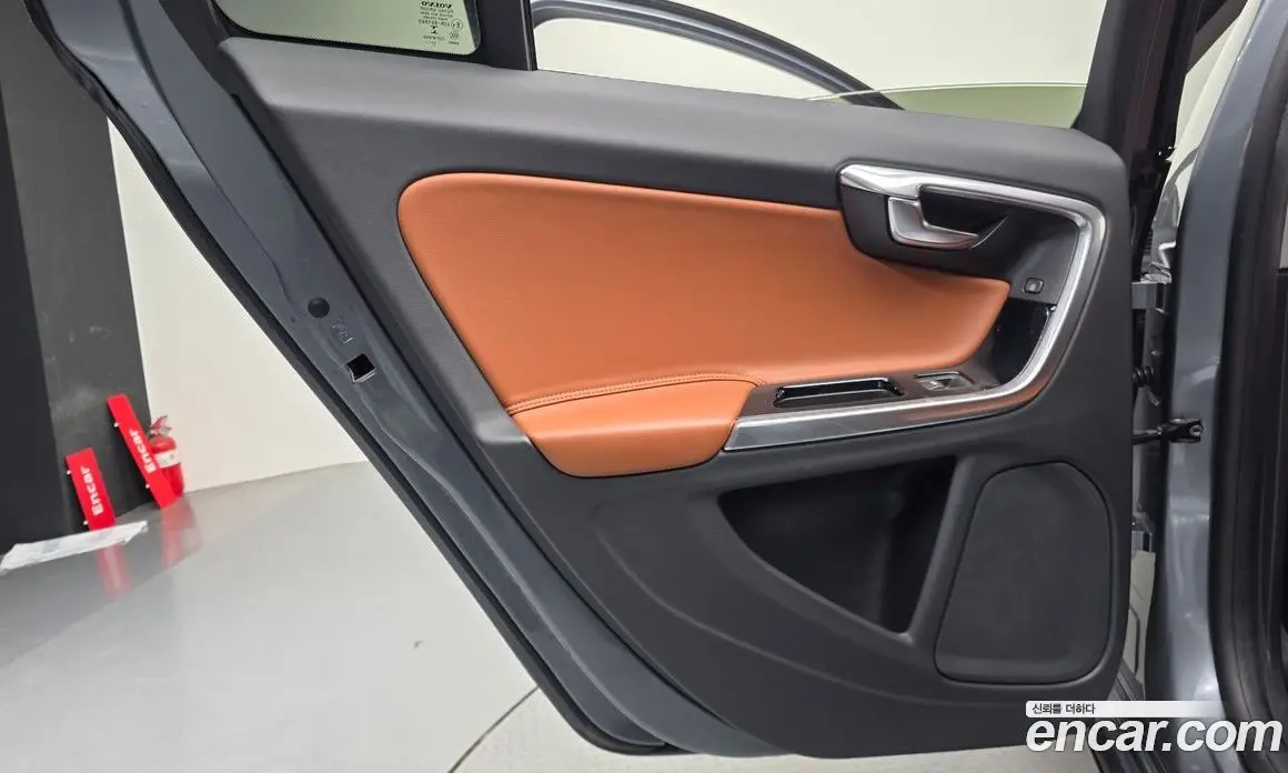 Volvo S60 2018 2.0 автомат (гидро), фото 15 Volvo S60 2018 2.0 автомат (гидро), фото 15
