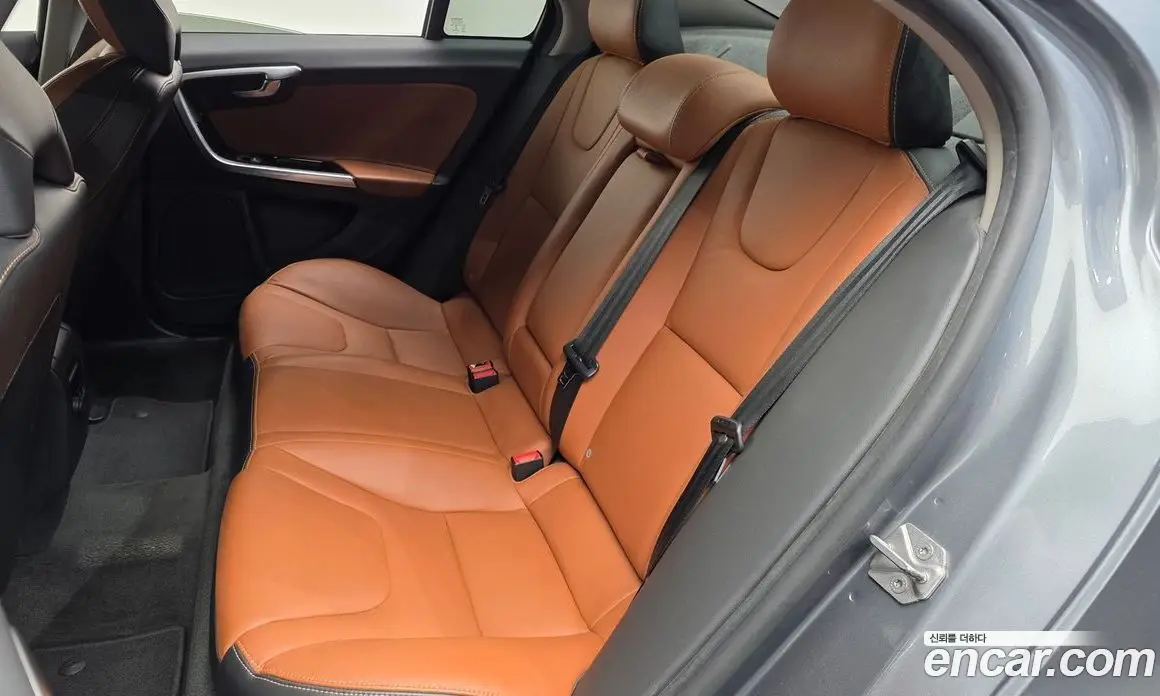 Volvo S60 2018 2.0 автомат (гидро), фото 16 Volvo S60 2018 2.0 автомат (гидро), фото 16