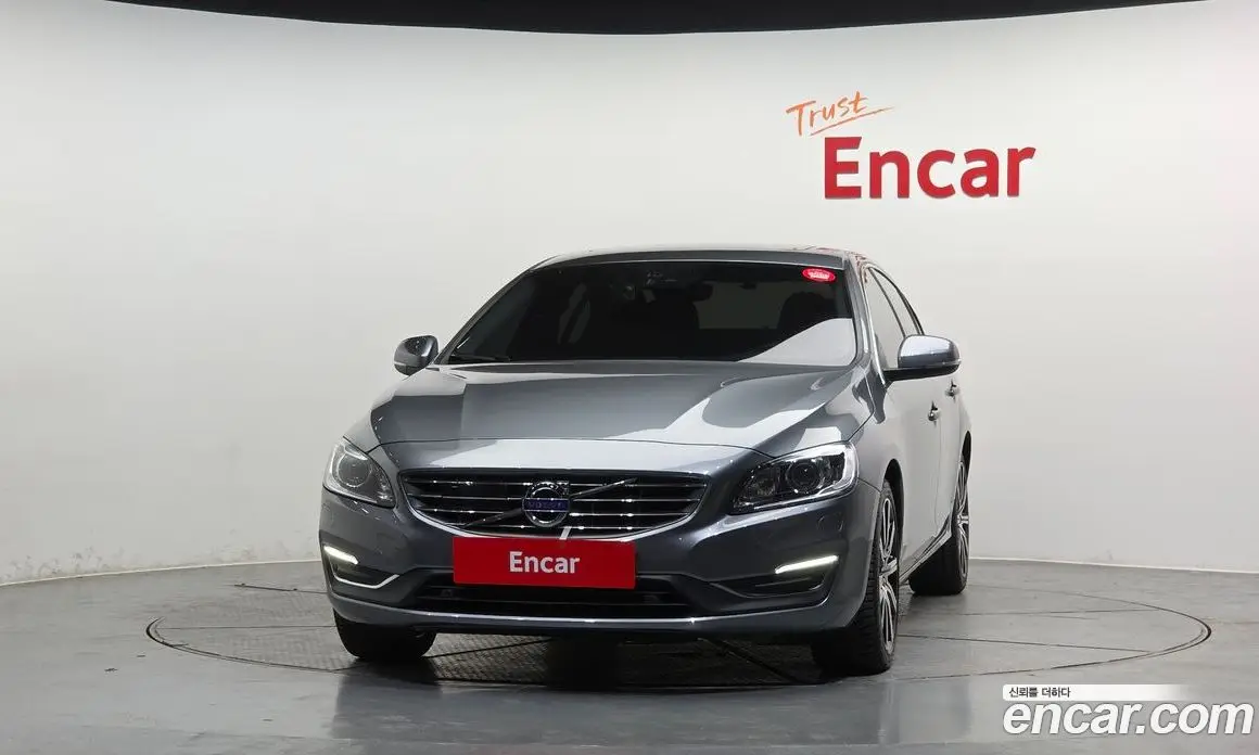 Volvo S60 2018 2.0 автомат (гидро), фото 3 Volvo S60 2018 2.0 автомат (гидро), фото 3