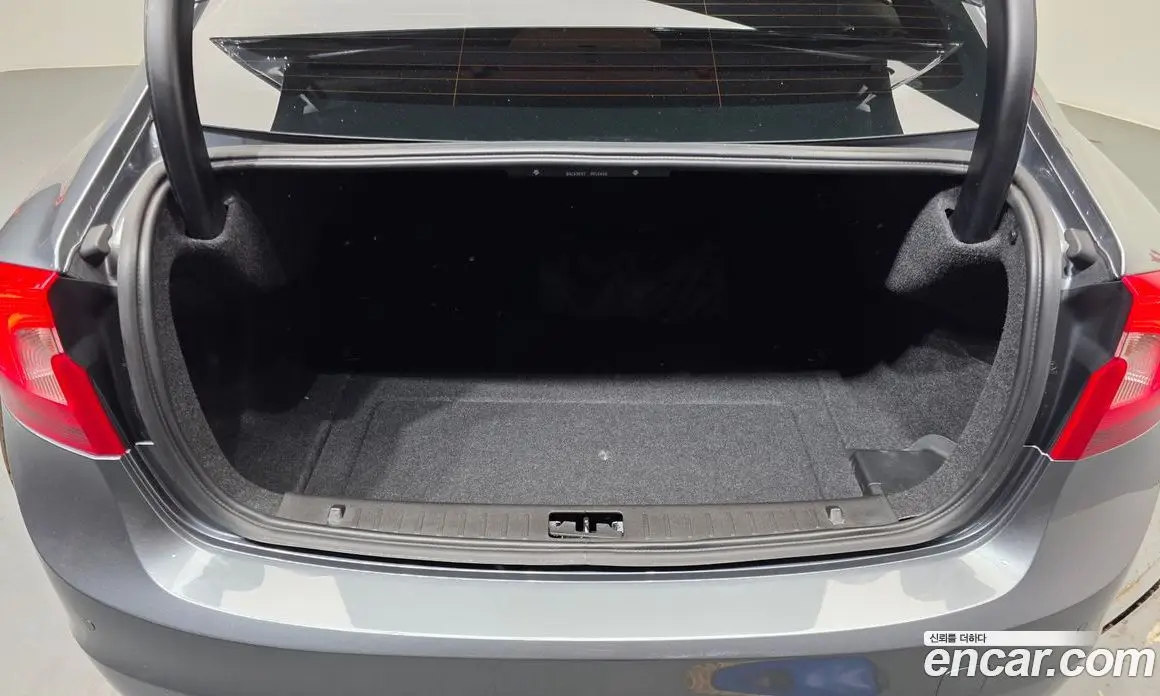 Volvo S60 2018 2.0 автомат (гидро), фото 26 Volvo S60 2018 2.0 автомат (гидро), фото 26