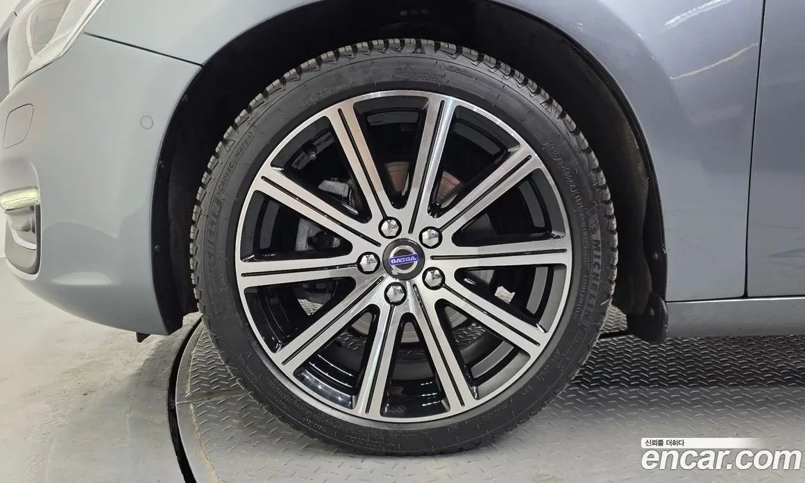 Volvo S60 2018 2.0 автомат (гидро), фото 5 Volvo S60 2018 2.0 автомат (гидро), фото 5